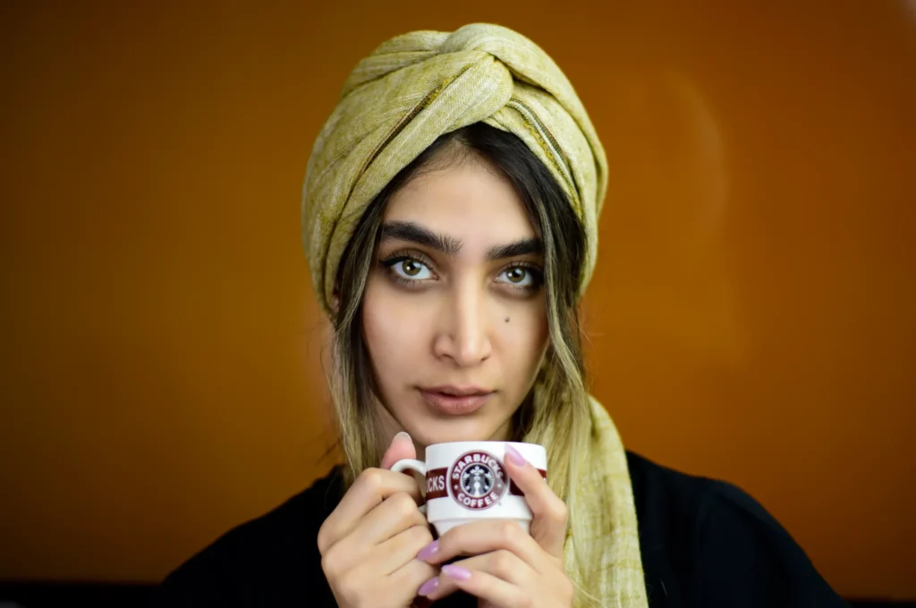 چگونه لنز رنگی مناسب با استایل خود انتخاب کنیم؟