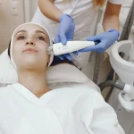 معجزه جوانسازی و درمان جای زخم و اسکار با دستگاه لیزر فرکشنال معجزه جوانسازی و درمان جای زخم و اسکار با دستگاه لیزر فرکشنال