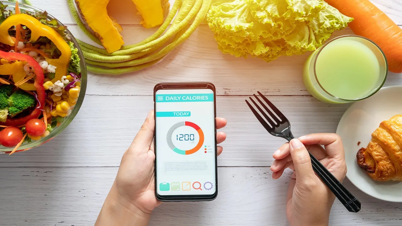 محاسبه میزان کالری مورد نیاز بدن برای کاهش وزن: راهنمای کامل فعالیت بدنی و کاهش کالری دریافتی