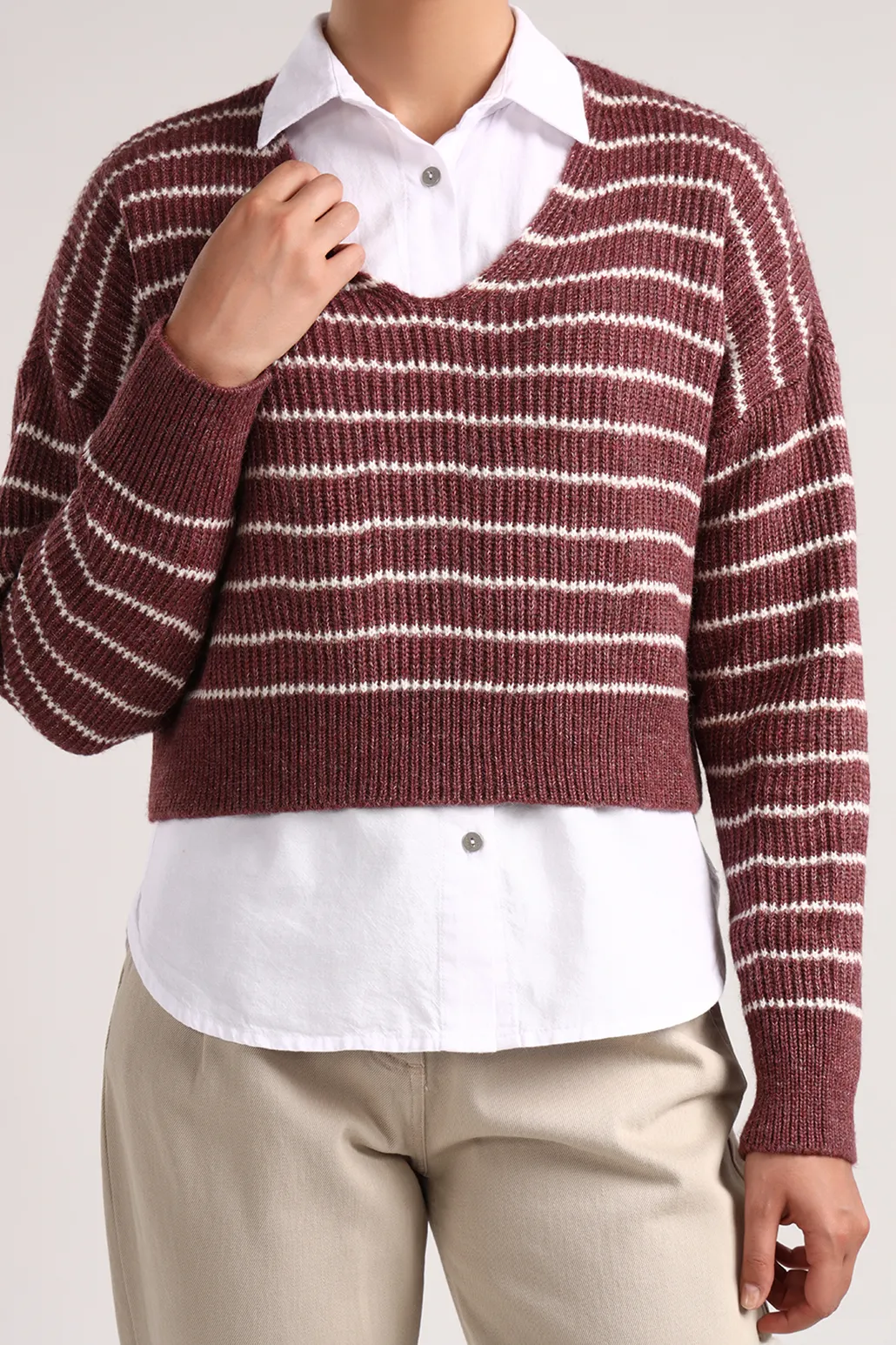 استایل مینیمال زنانه در زمستان؛ سادگی در عین شیک بودن بافت زنانه سارک