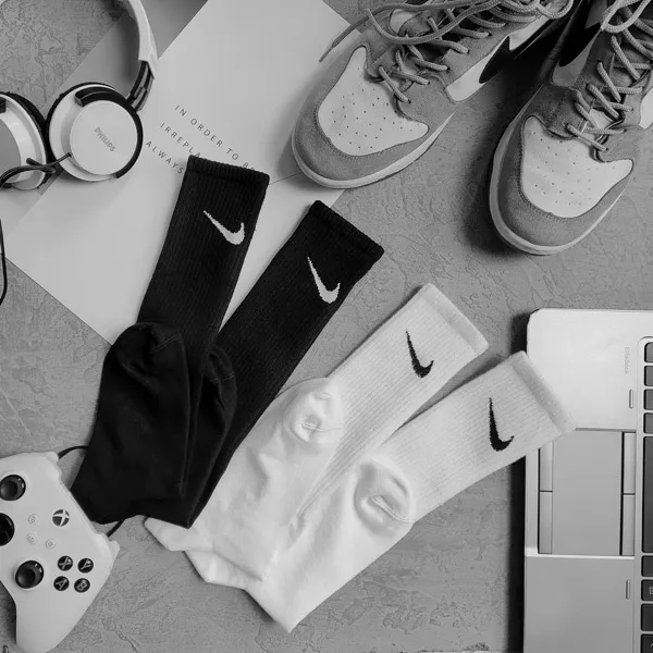 چطور جوراب زنانه مناسب هر کفش را انتخاب کنیم؟ جوراب اسپرت زنانه