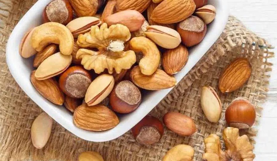 لزوم مصرف آجیل در پاییز و تأثیر شگفت‌انگیز آن بر سیستم ایمنی و پروتئین بدن