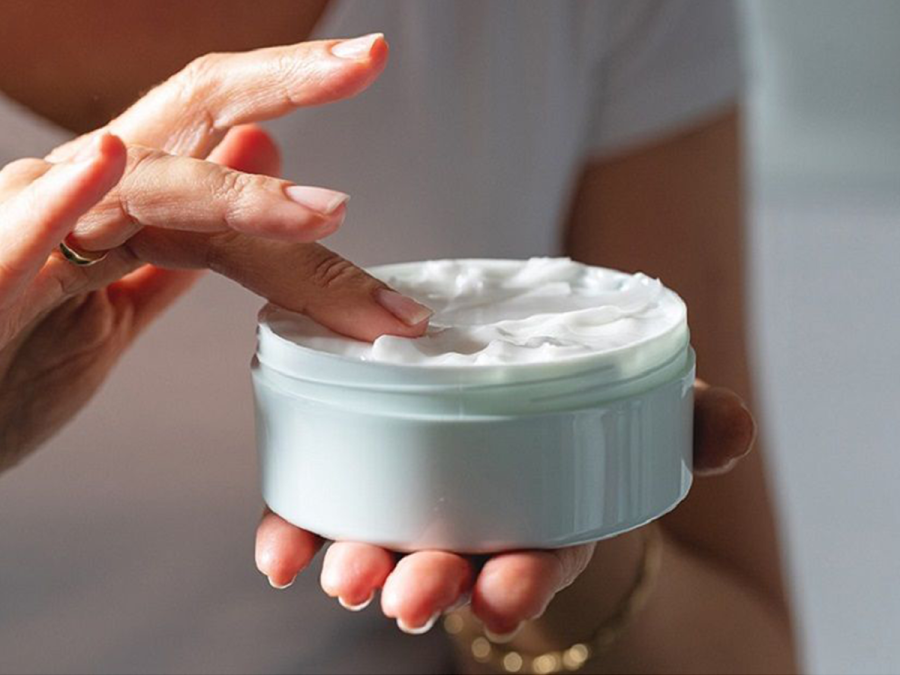 بهترین کرم آبرسان و روشن کننده پوست