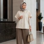 بلوز آستین کوتاه زنانه؛ انتخابی خنک، پوشیده و کاربردی برای روزهای گرم